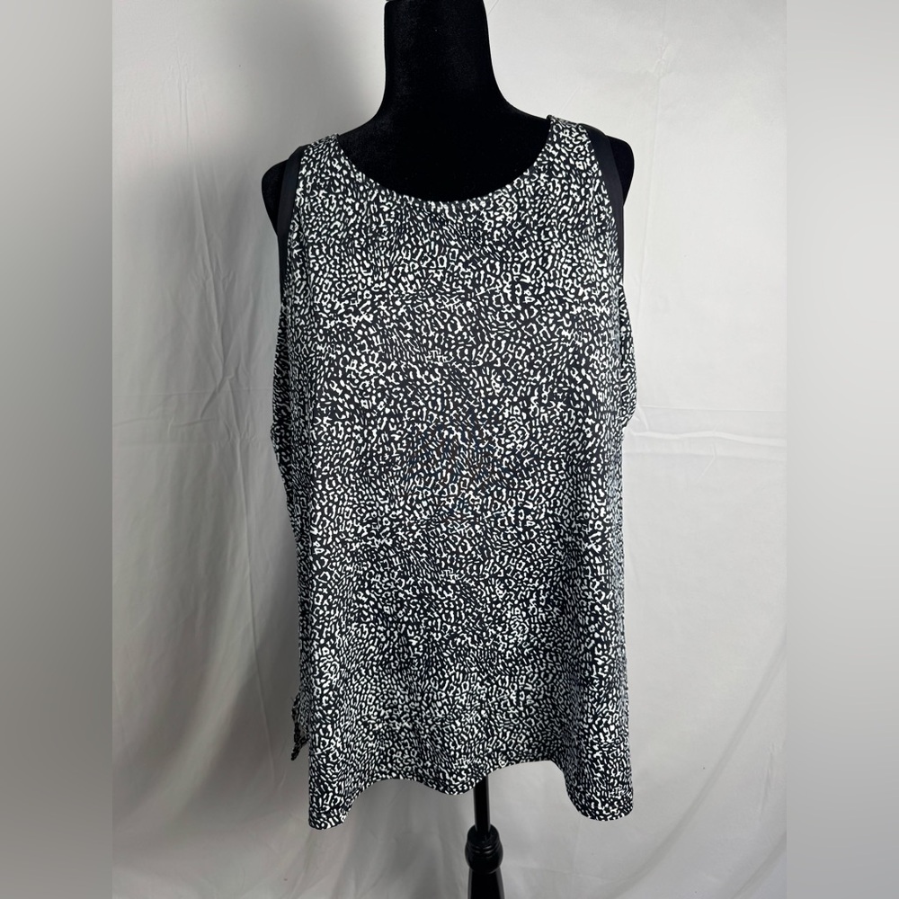Swimsuits For All 24 Black and White Swim Tankini